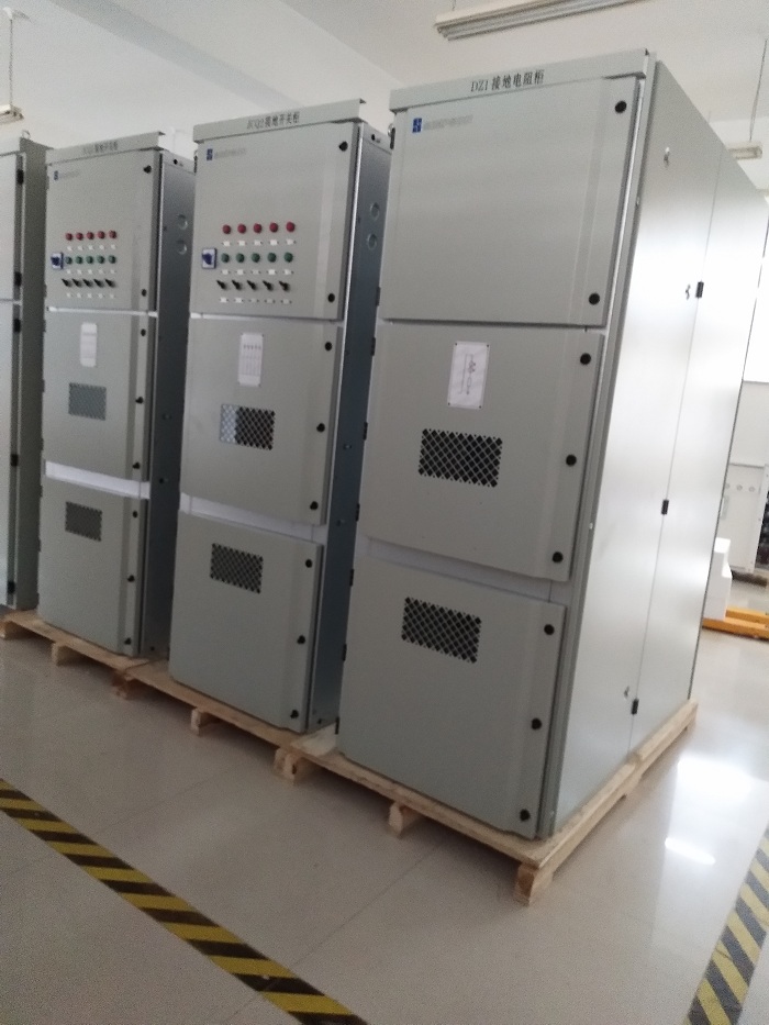 2017-07-17 中國(guó)移動(dòng)(廣東東莞)數(shù)據(jù)中心第一通信機(jī)樓建設(shè)項(xiàng)目10KV發(fā)電機(jī)中性點(diǎn)接地電阻柜接地開(kāi)關(guān)柜